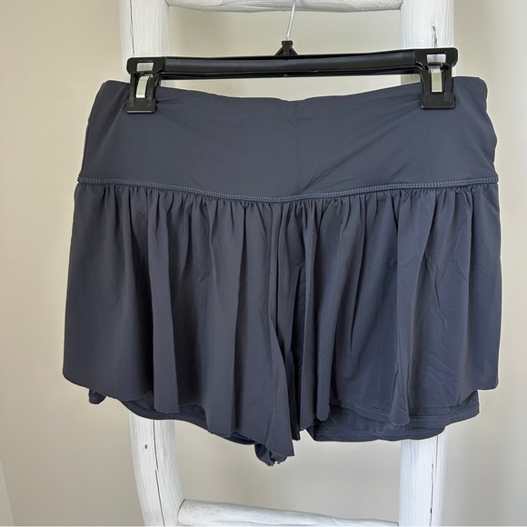 Soothfeel Pants - Soothfeel Grey Flowy Athleisure Skirt with Shorts Size Medium